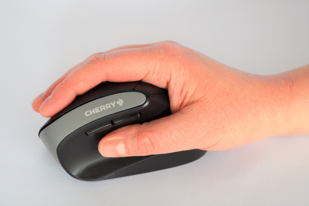 Cherry MW4500 Ergonomic Wireless Mouse