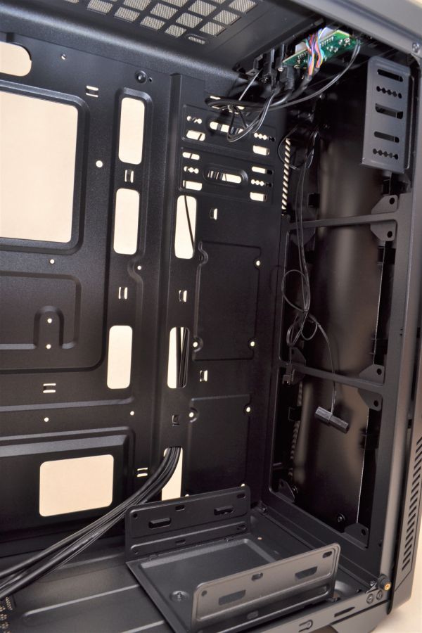 Riotoro CR100TG Computer Case